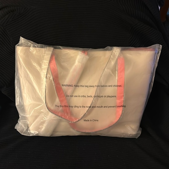 Mary Kay Cream and Rose Faux Leather Tote - Picture 10 of 10